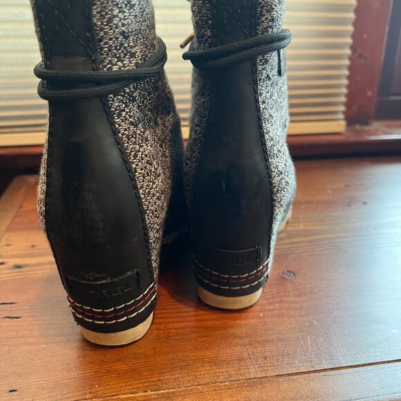 Sorel Wedge Boots - Waterproof - Picture 2 of 3